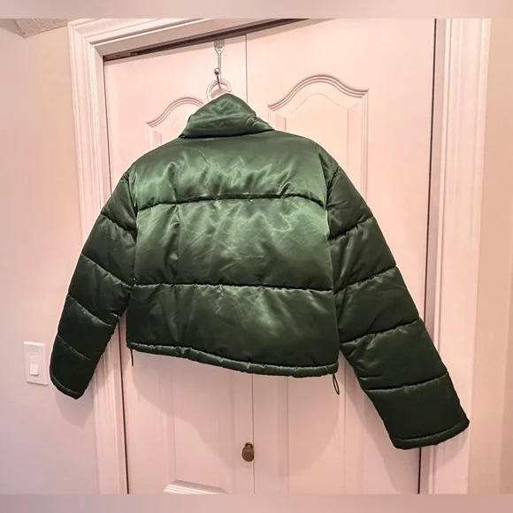 7 For All Mankind Crop Puffer Coat Women’s Size Medium - Picture 8 of 10